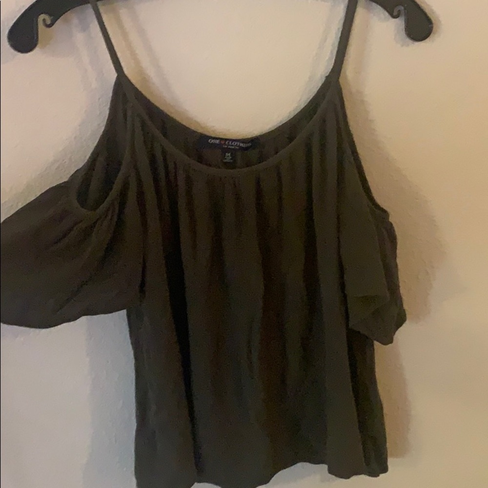 cold shoulder short sleeve